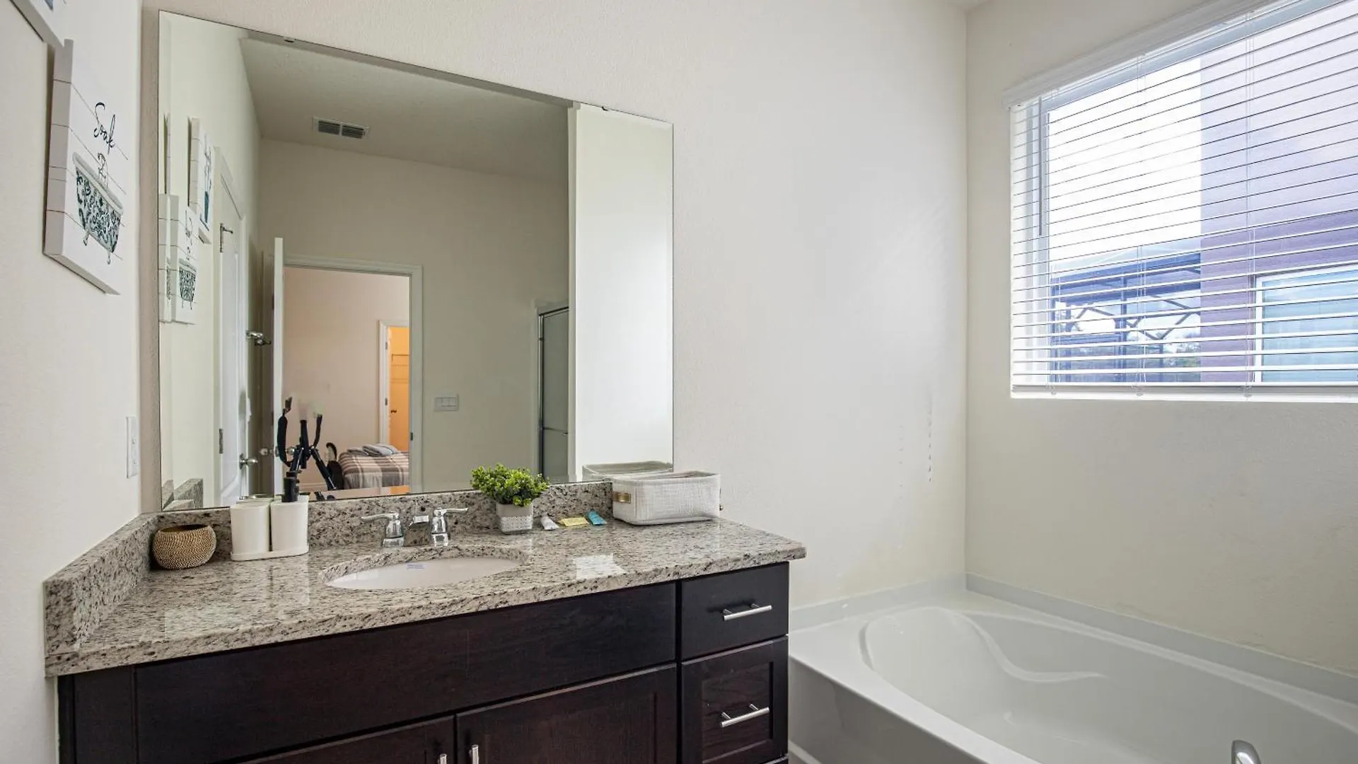 Brand New 5 Bedroom 5 Bath Pool Home 353 Davenport 0*,  United States