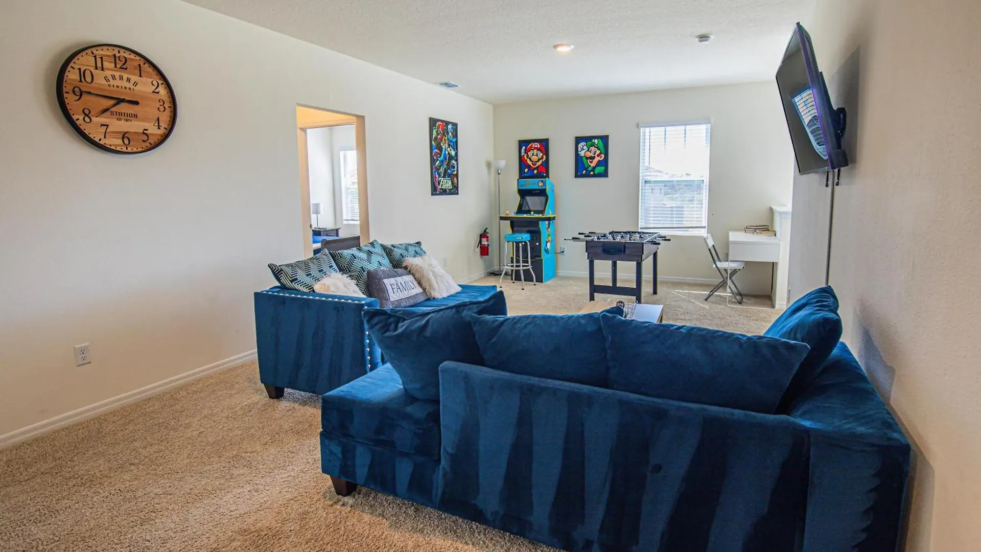 Brand New 5 Bedroom 5 Bath Pool Home 353 Davenport 0*,