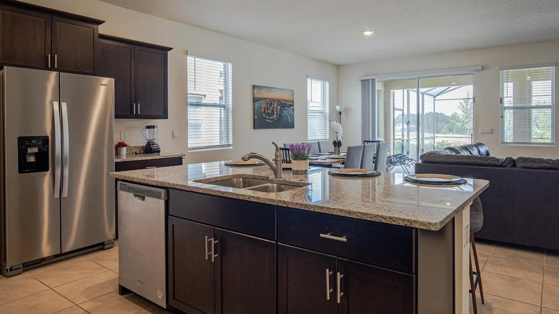 Brand New 5 Bedroom 5 Bath Pool Home 353 Davenport Holiday home