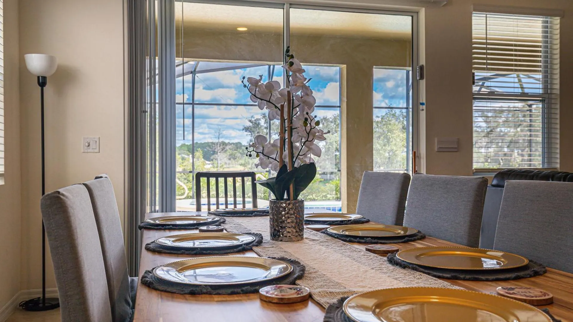 Brand New 5 Bedroom 5 Bath Pool Home 353 Davenport 0*,